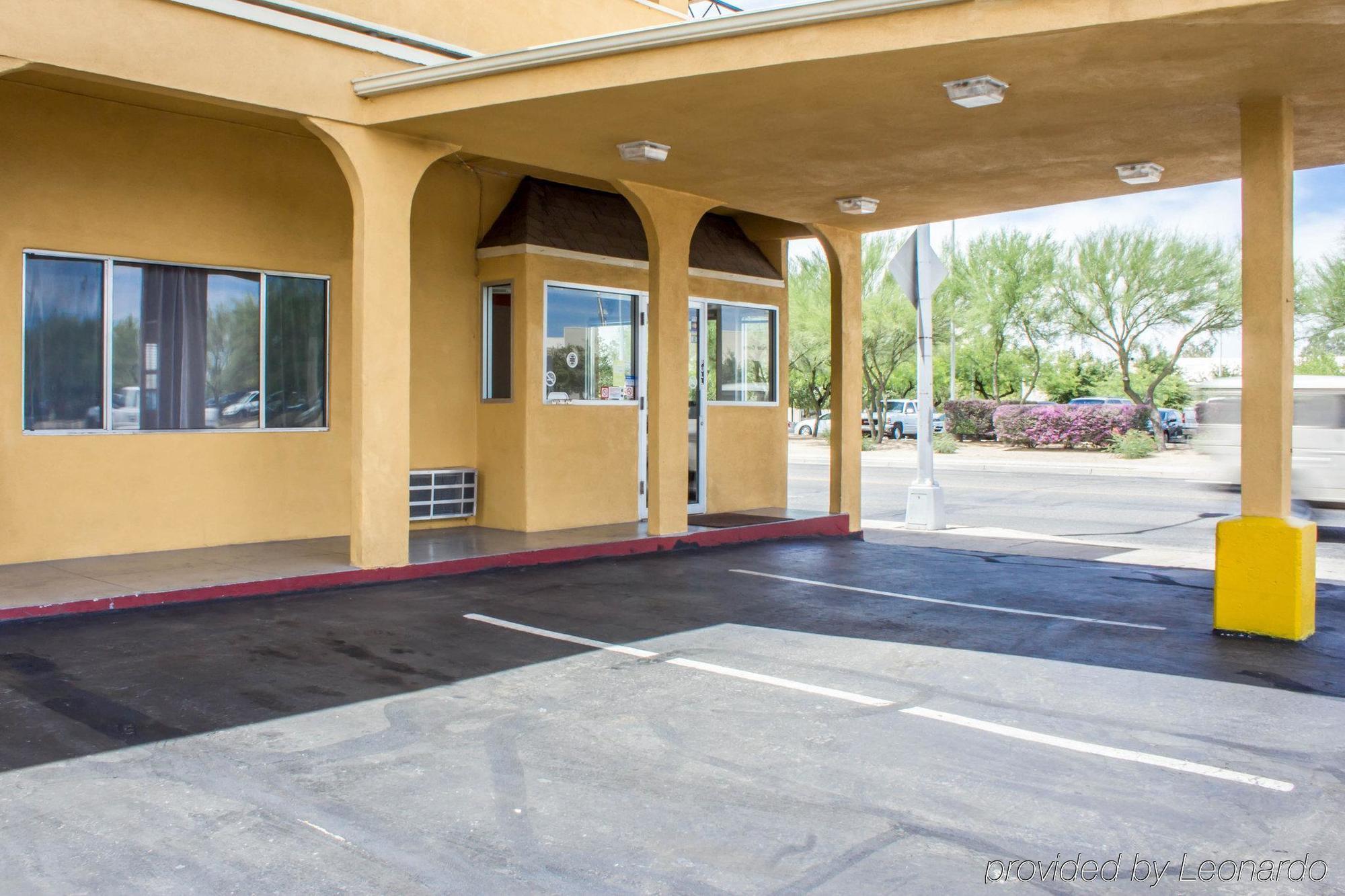 Econo Lodge 土桑 外观 照片