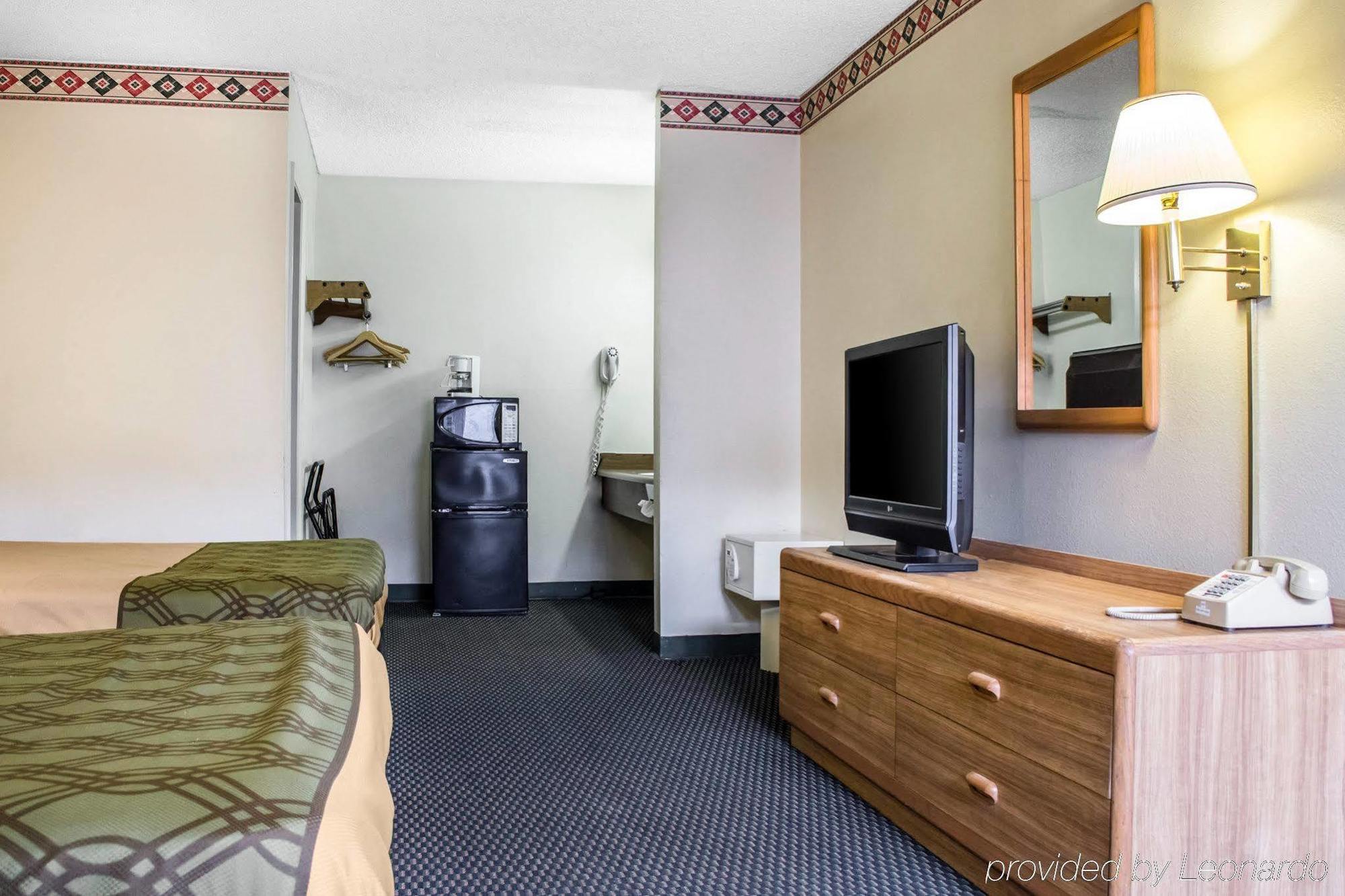 Econo Lodge 土桑 外观 照片