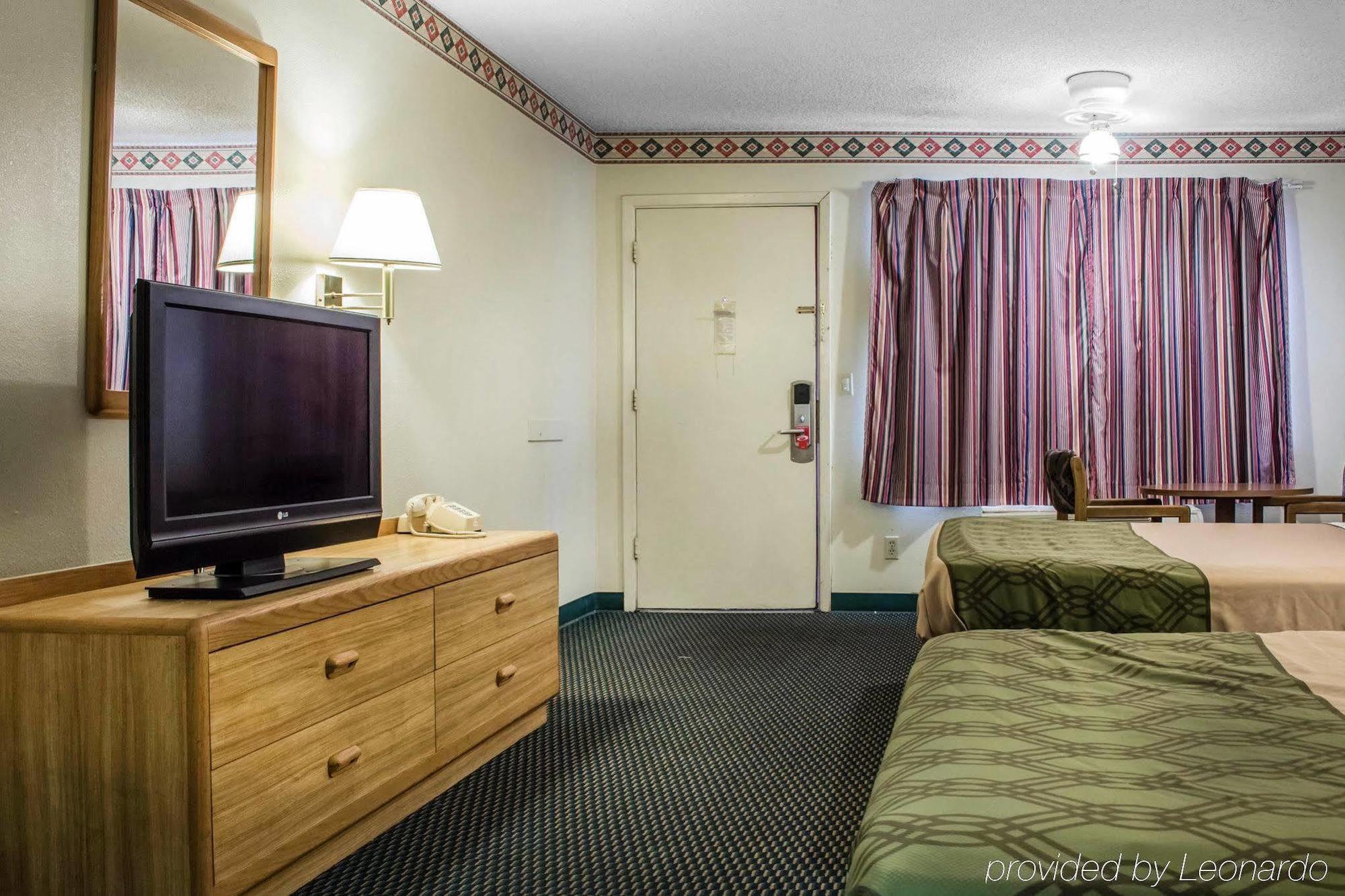 Econo Lodge 土桑 外观 照片