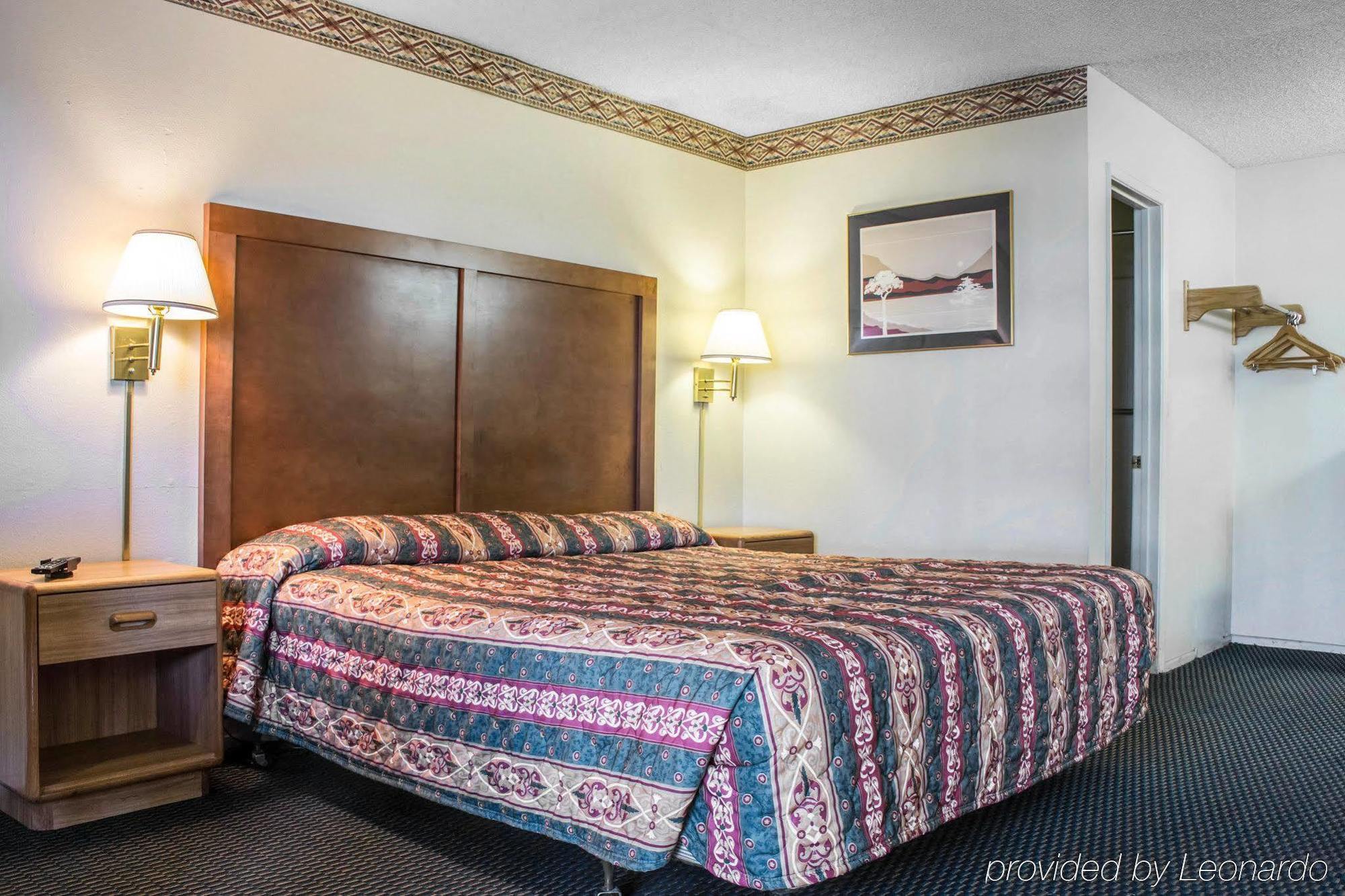 Econo Lodge 土桑 外观 照片