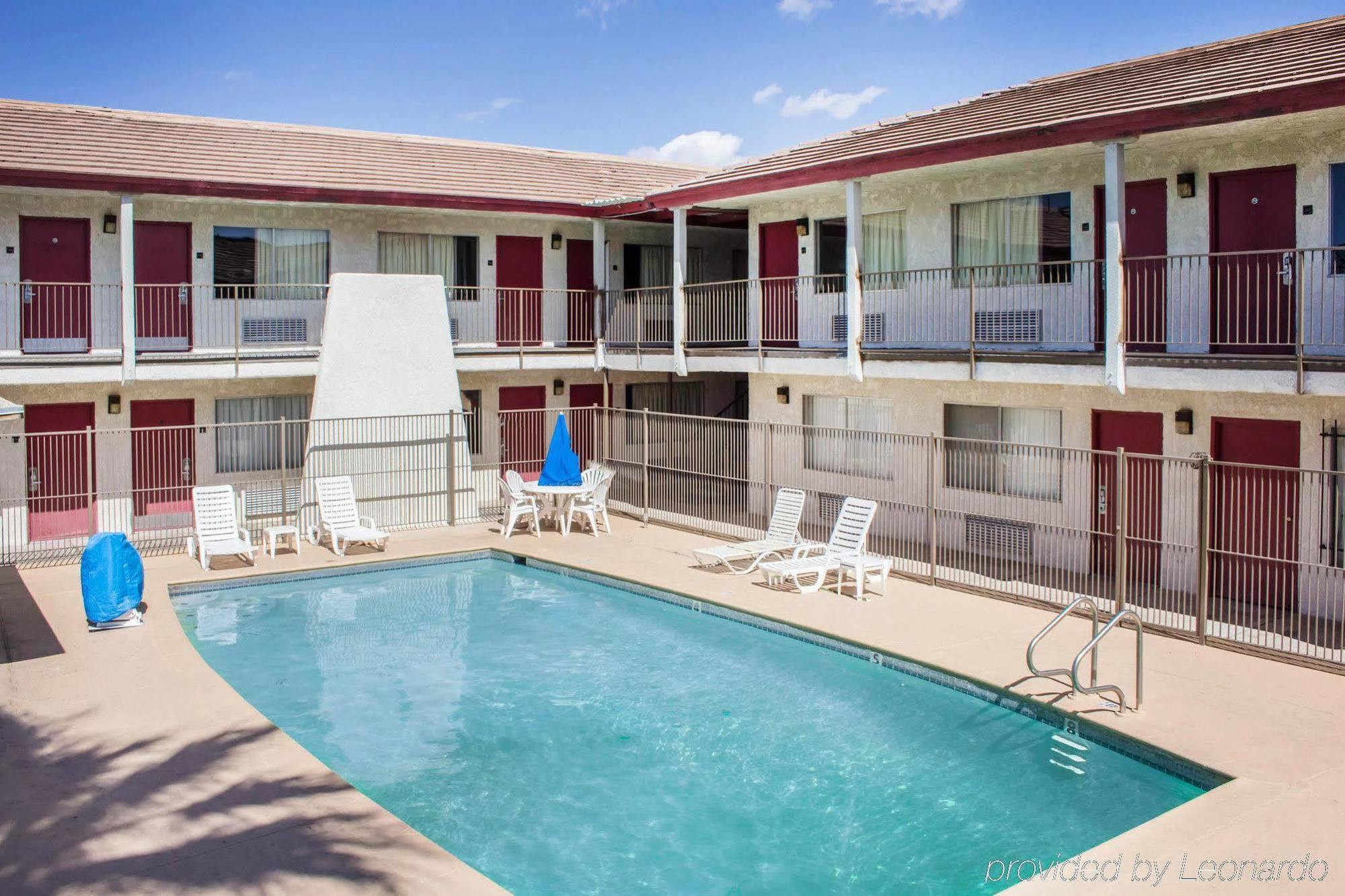 Econo Lodge 土桑 外观 照片