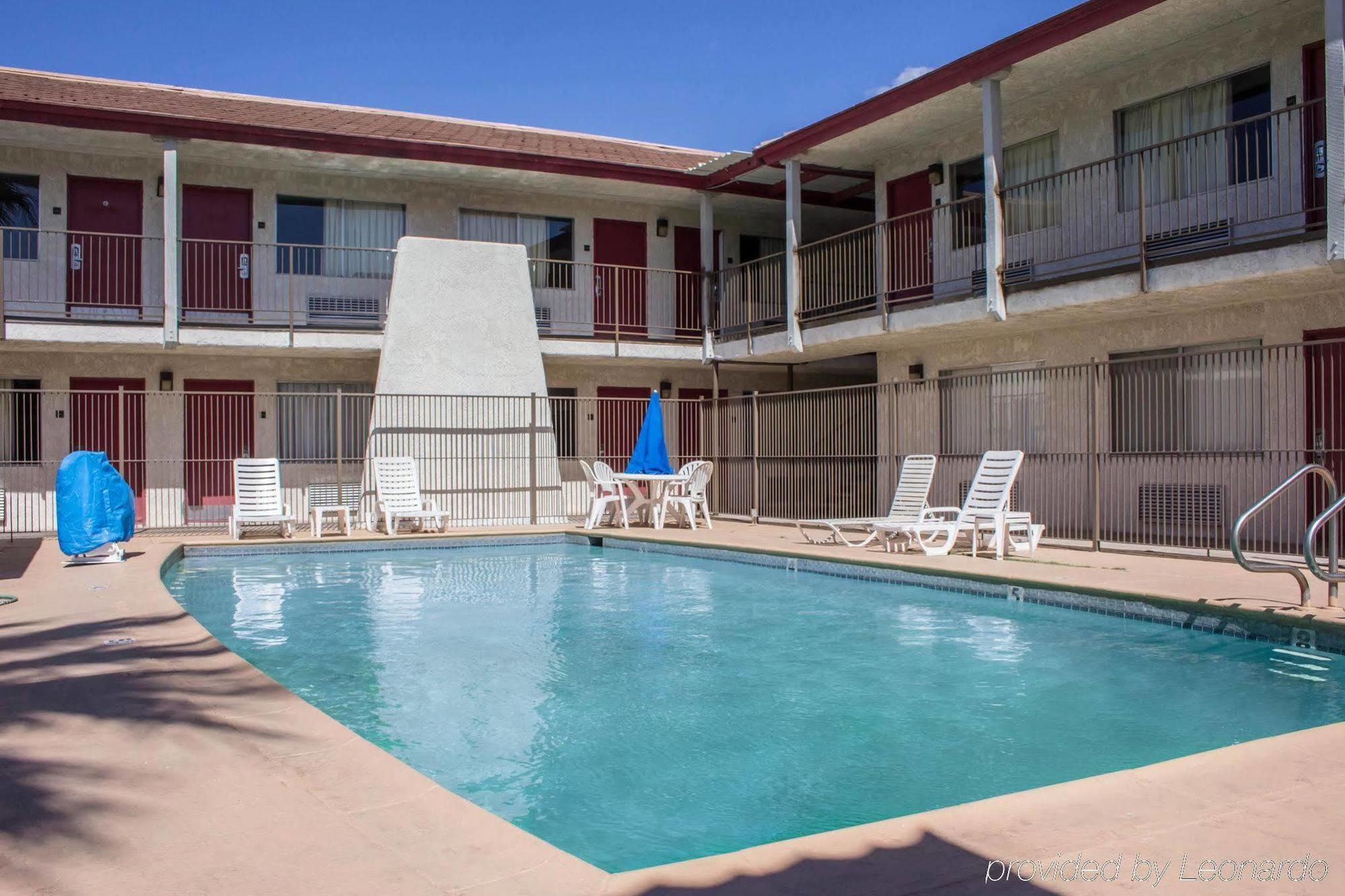 Econo Lodge 土桑 外观 照片