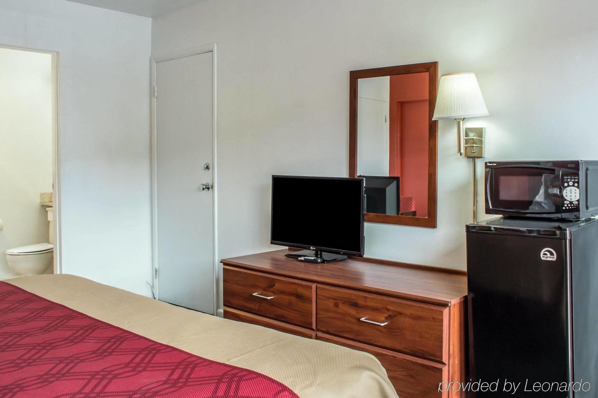Econo Lodge 土桑 外观 照片