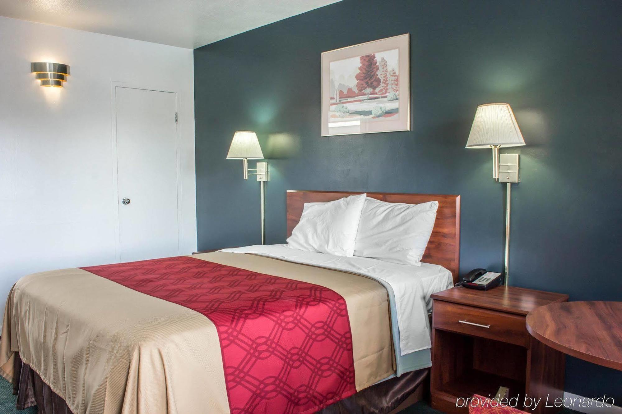 Econo Lodge 土桑 外观 照片